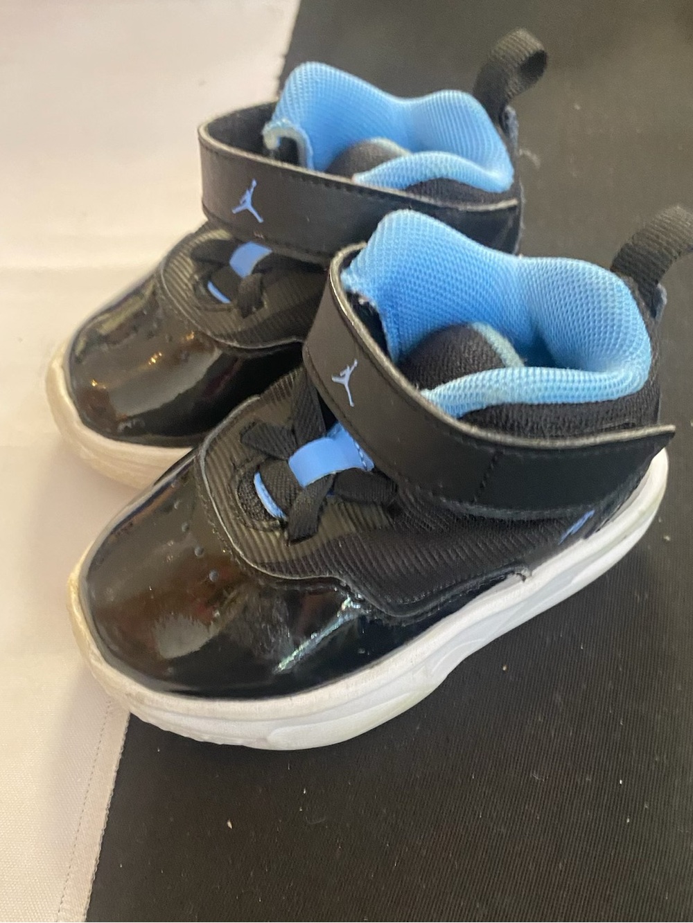 JORDAN STAY LOYAL 3 TD 'BLACK UNIVERSITY BLUE' 4C